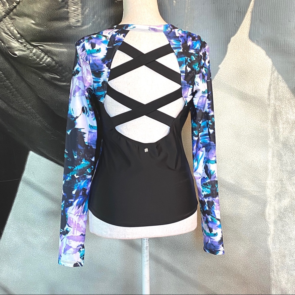 Fabletics crisscross top, new with tags